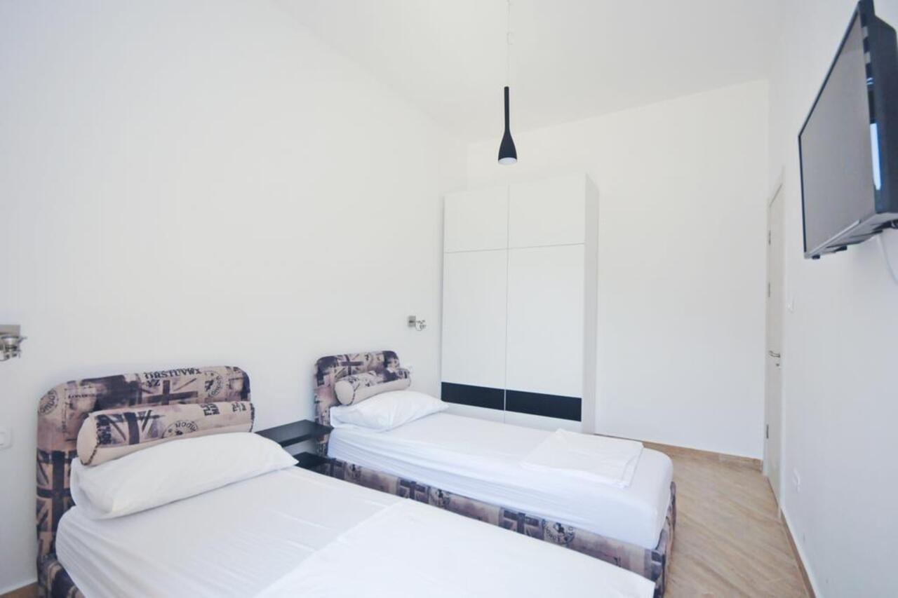 Sea Breeze Lux Apartments Budva Exterior photo