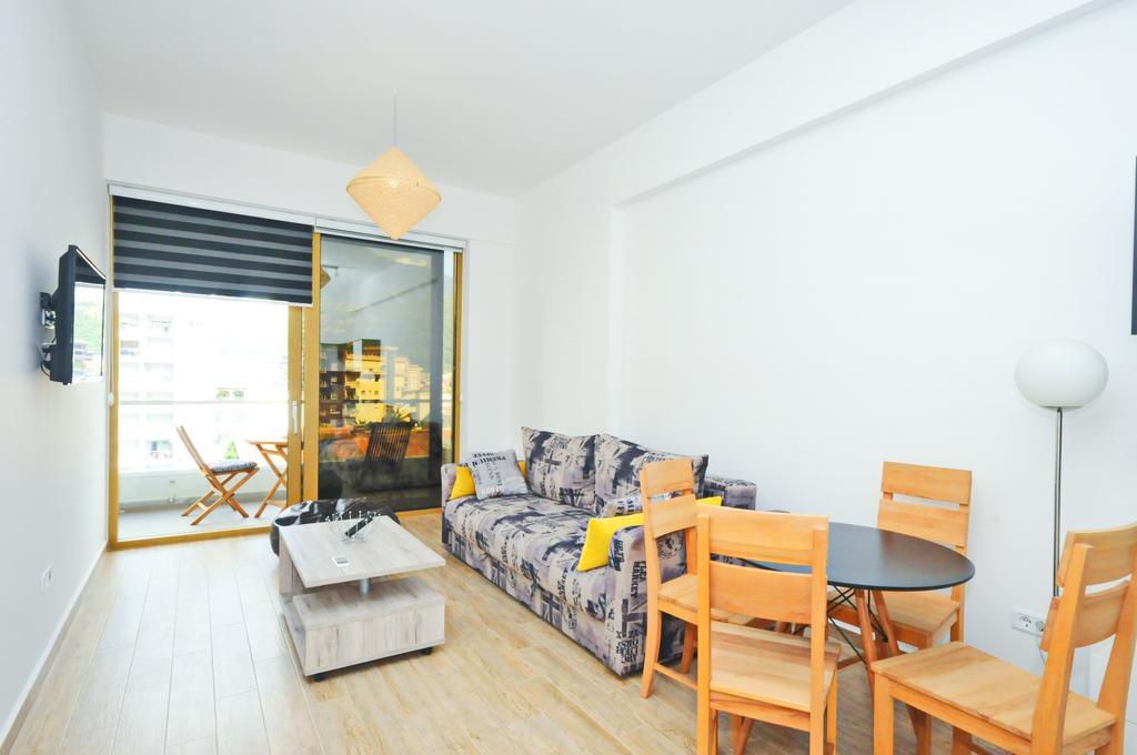 Sea Breeze Lux Apartments Budva Exterior photo