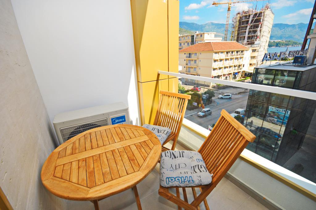 Sea Breeze Lux Apartments Budva Exterior photo