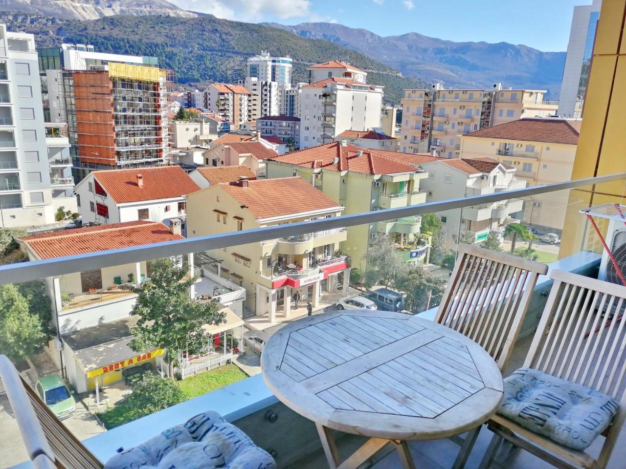 Sea Breeze Lux Apartments Budva Exterior photo