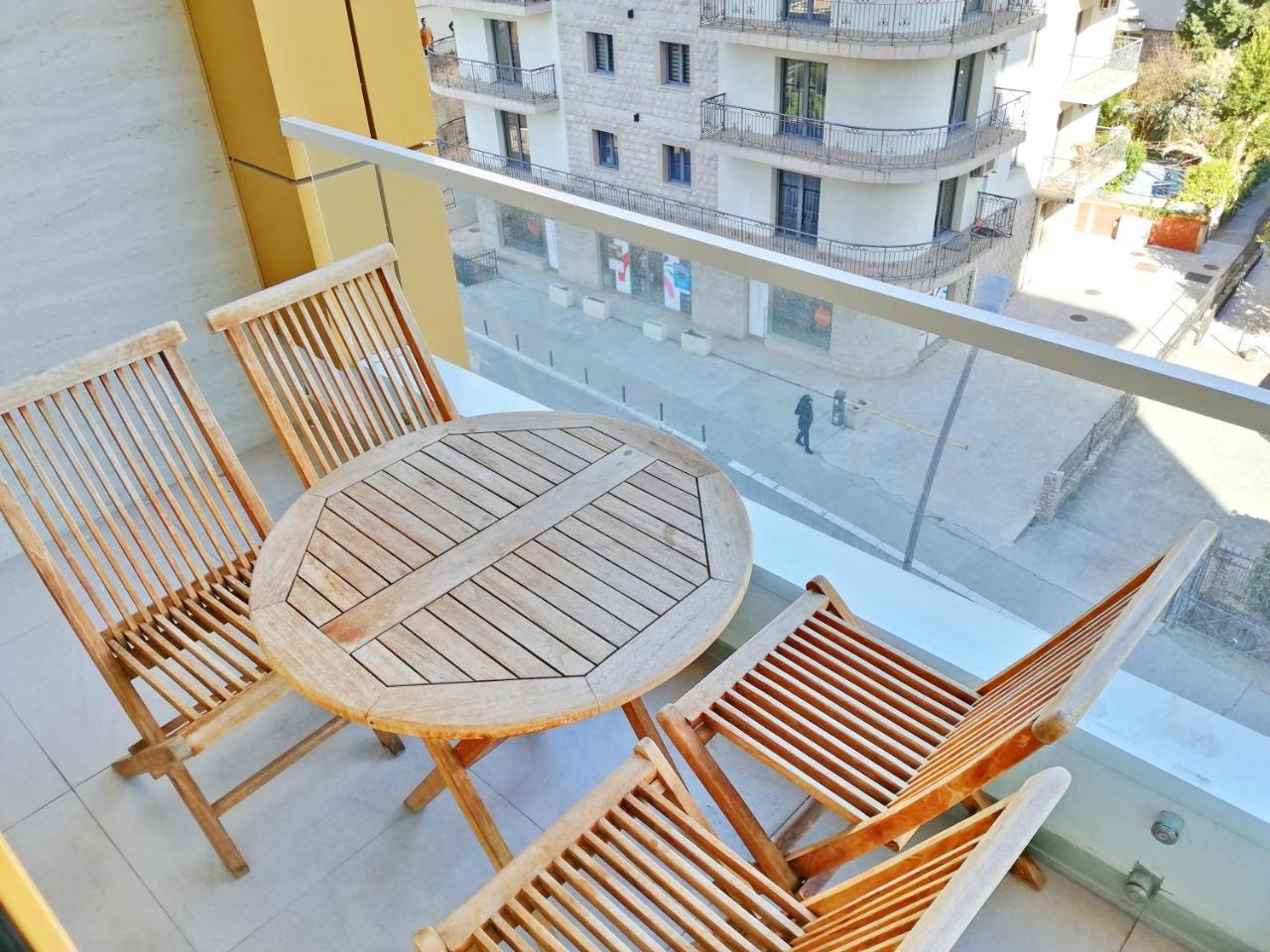 Sea Breeze Lux Apartments Budva Exterior photo
